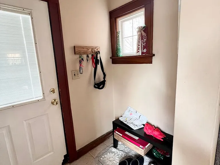 1302 E Hunter Ave — Photo 3