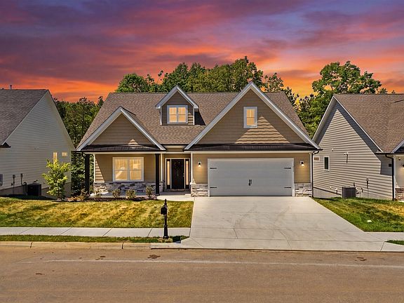 3rd image of 1632 Green Meadows Ln