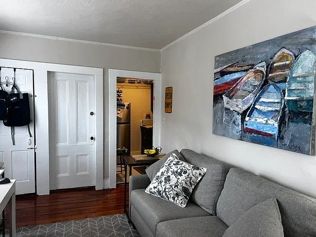 27 State St #2
