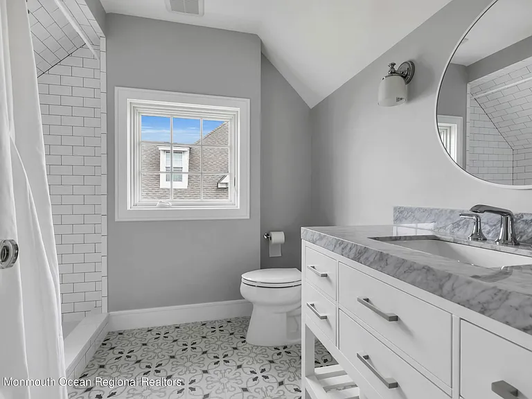 27 Tuttle Ave — Photo 35