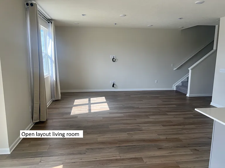 3820 Sterling Dr — Photo 3