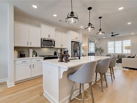 2nd image of 3336 Cranston Ln