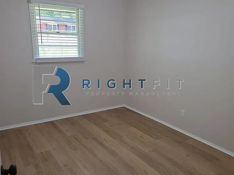 4768 Wellborn Dr — Photo 8