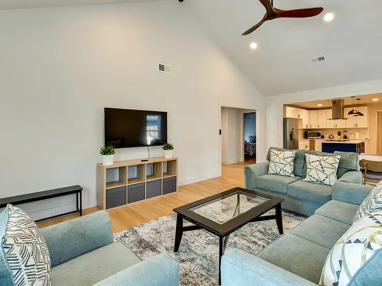 1237 Fairmont St — Photo 6