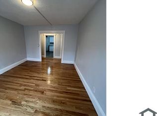 101 Federal St APT 2R, Springfield, MA 01105