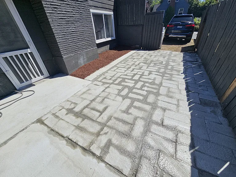 721 E James St — Photo 13