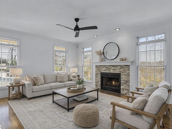 5th image of 111 Springhouse Way