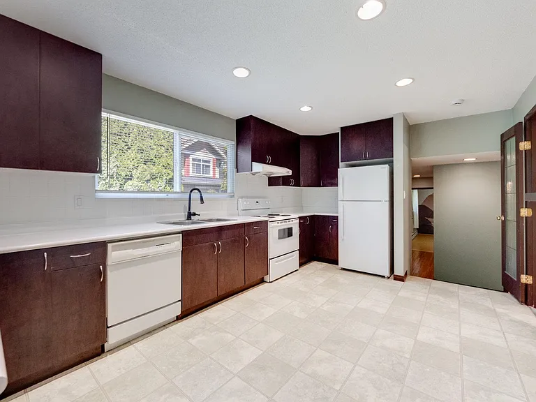 5191 Chetwynd Ave — Photo 6