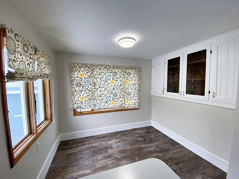 1209 W Carpenter St — Photo 6