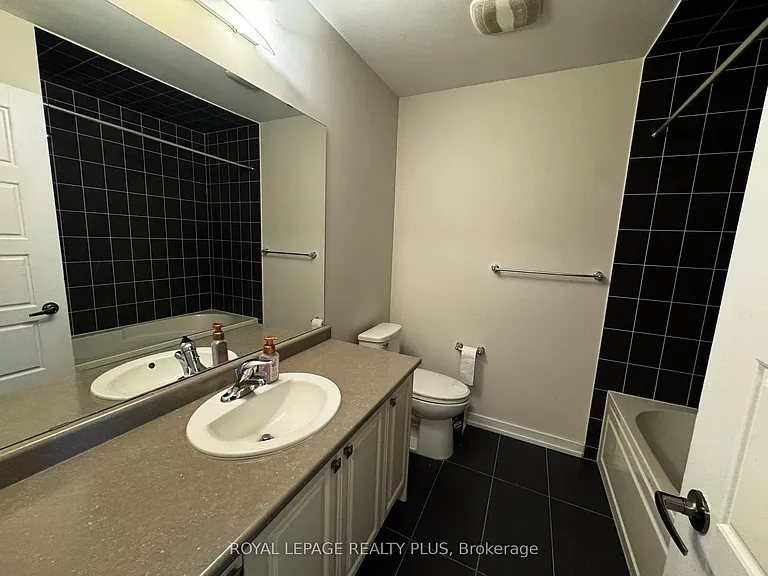 4 Prestwick St — Photo 21