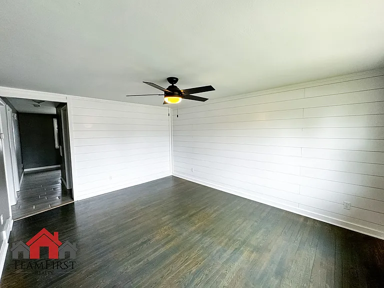 1446 Pilgrim St — Photo 2