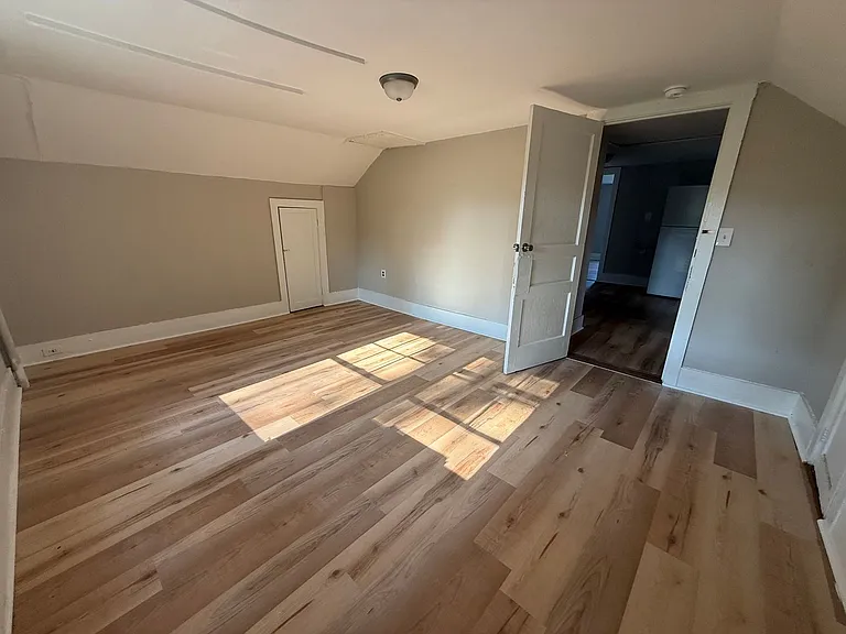 102 Parkview St W — Photo 7