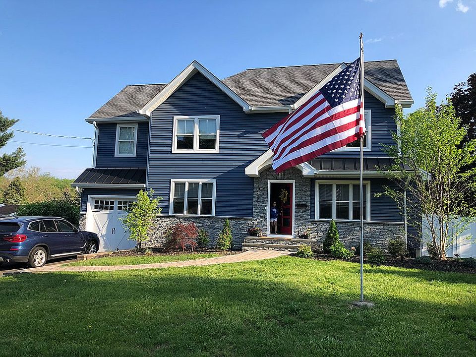 2nd image of 320 Manor Blvd