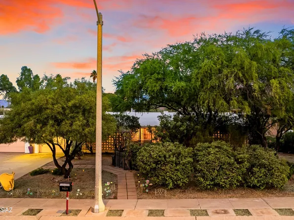 8459 E Desert Steppes Dr, Tucson, AZ 85710