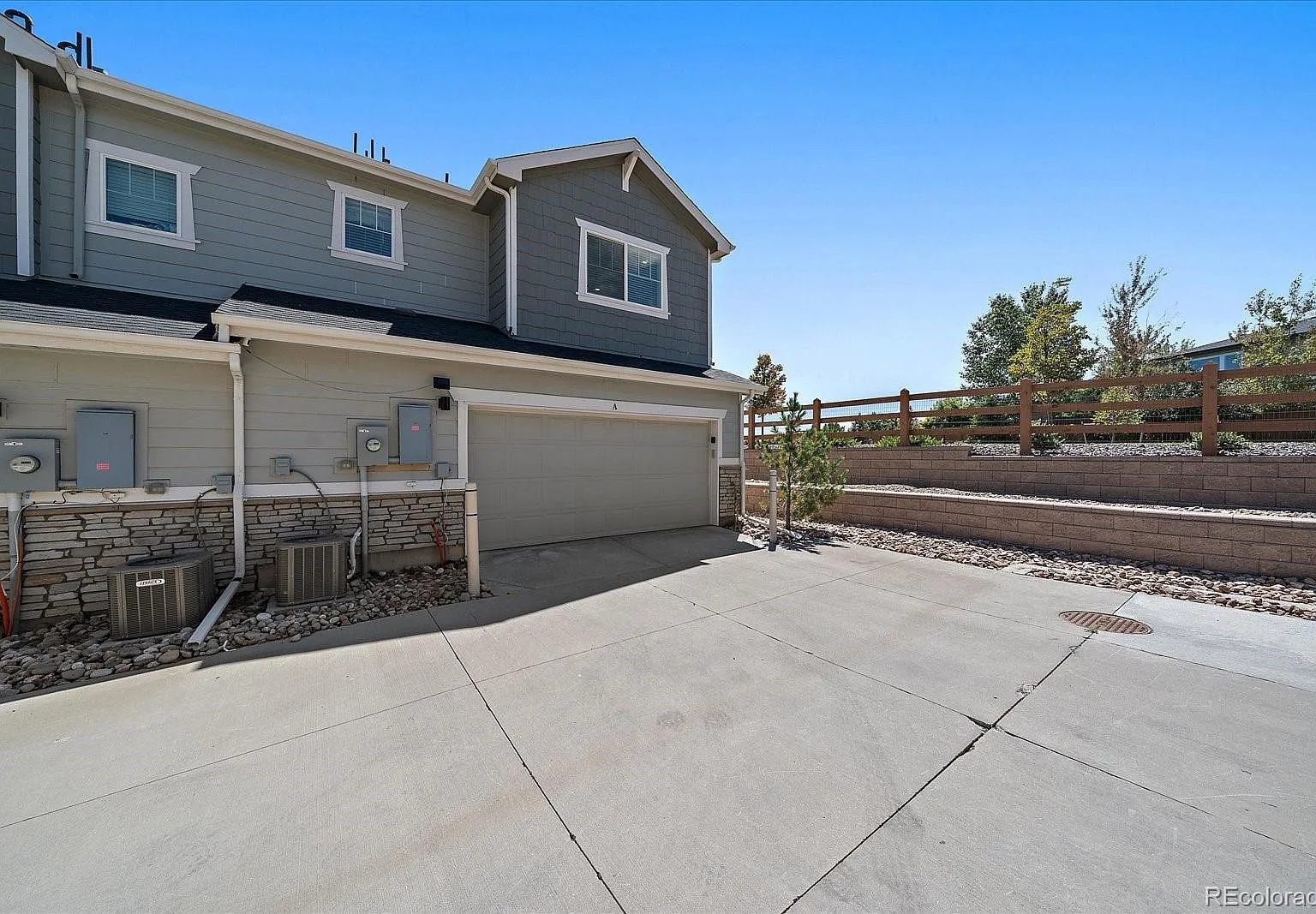 3 bed, 2.5 bath, 1654 sqft, $2,725 — Photo 3