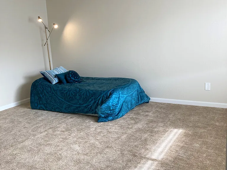 Sara Vale Apartments — Photo 16