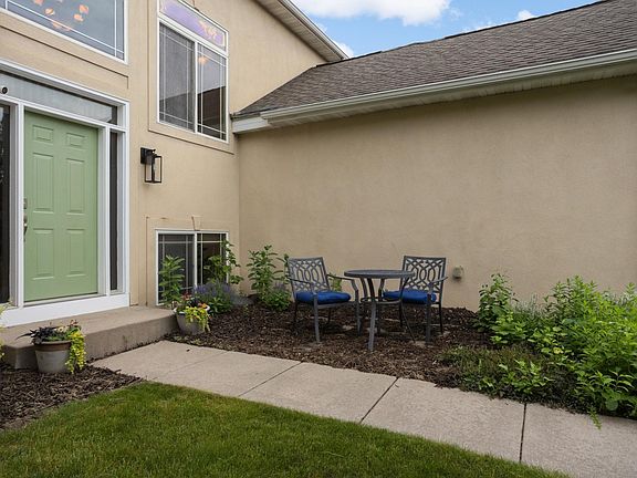 3rd image of 16098 Kennard Ct