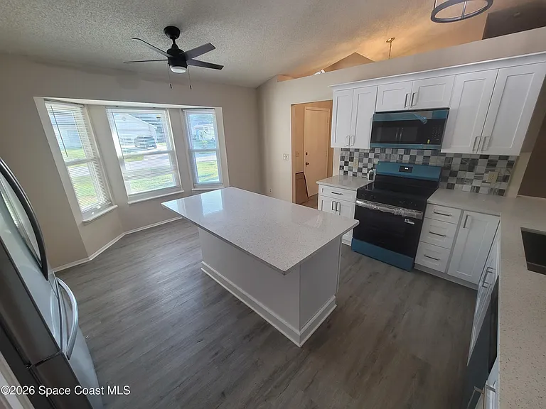 782 Simon St SE — Photo 8