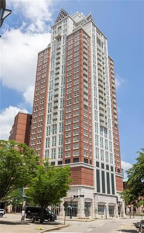 1 bed, 1.0 bath, 783 sqft, $3,850 — Photo 2