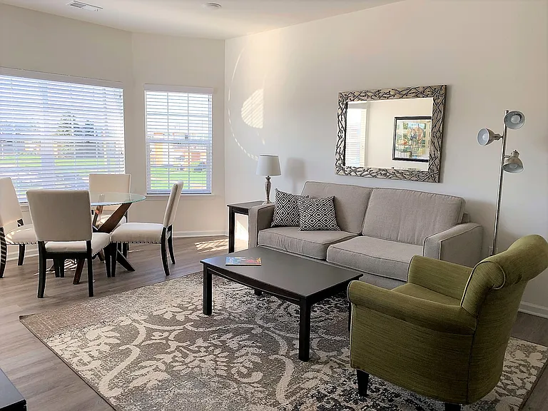 Towne Center Apartments — Photo 7