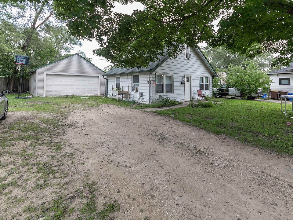 1st image of 814 Brooke Rd