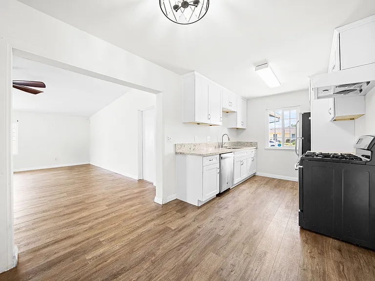 7608 Hyssop Dr — Photo 11