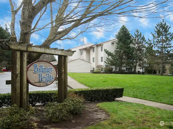 23007 Lakeview Drive #A301, Mountlake Terrace, WA 98043