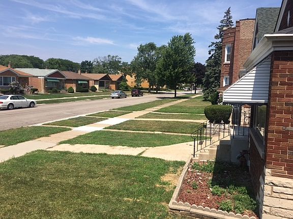 3rd image of 10729 S Avenue B