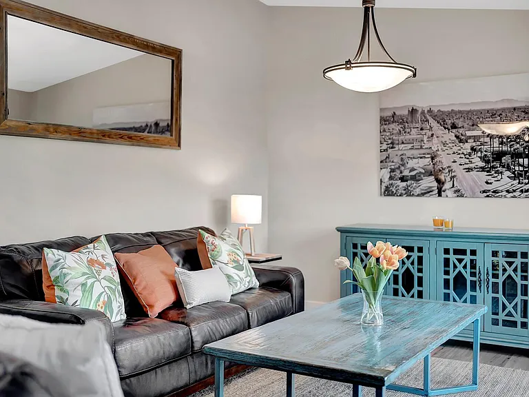 2332 E Lincoln Dr — Photo 14