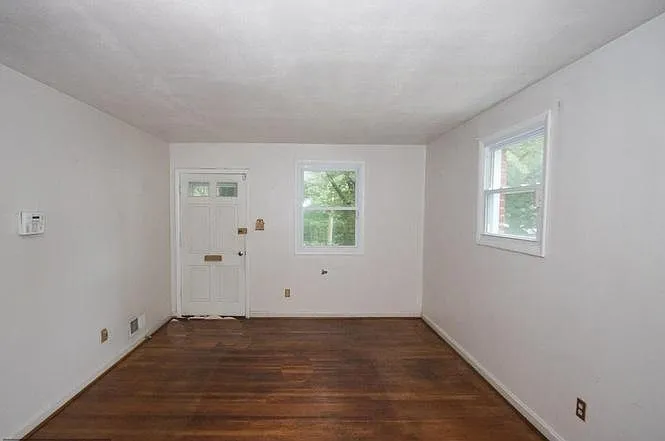 12010 Ashley Dr — Photo 9