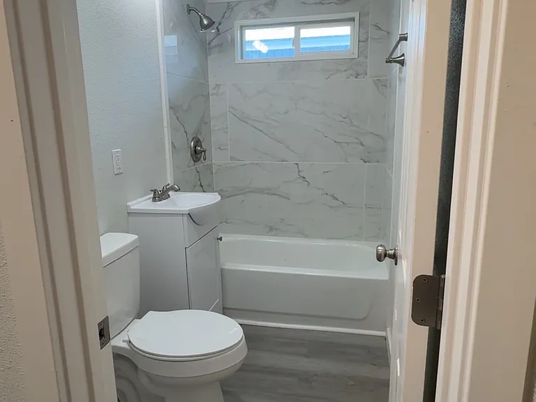 1095 Salmon Ave #1 — Photo 6
