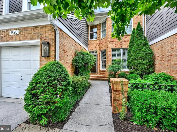 1826 Courtyard Cir #1826, Baltimore, MD 21208