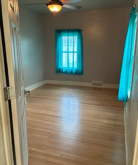 250 W 10th Ave — Photo 5