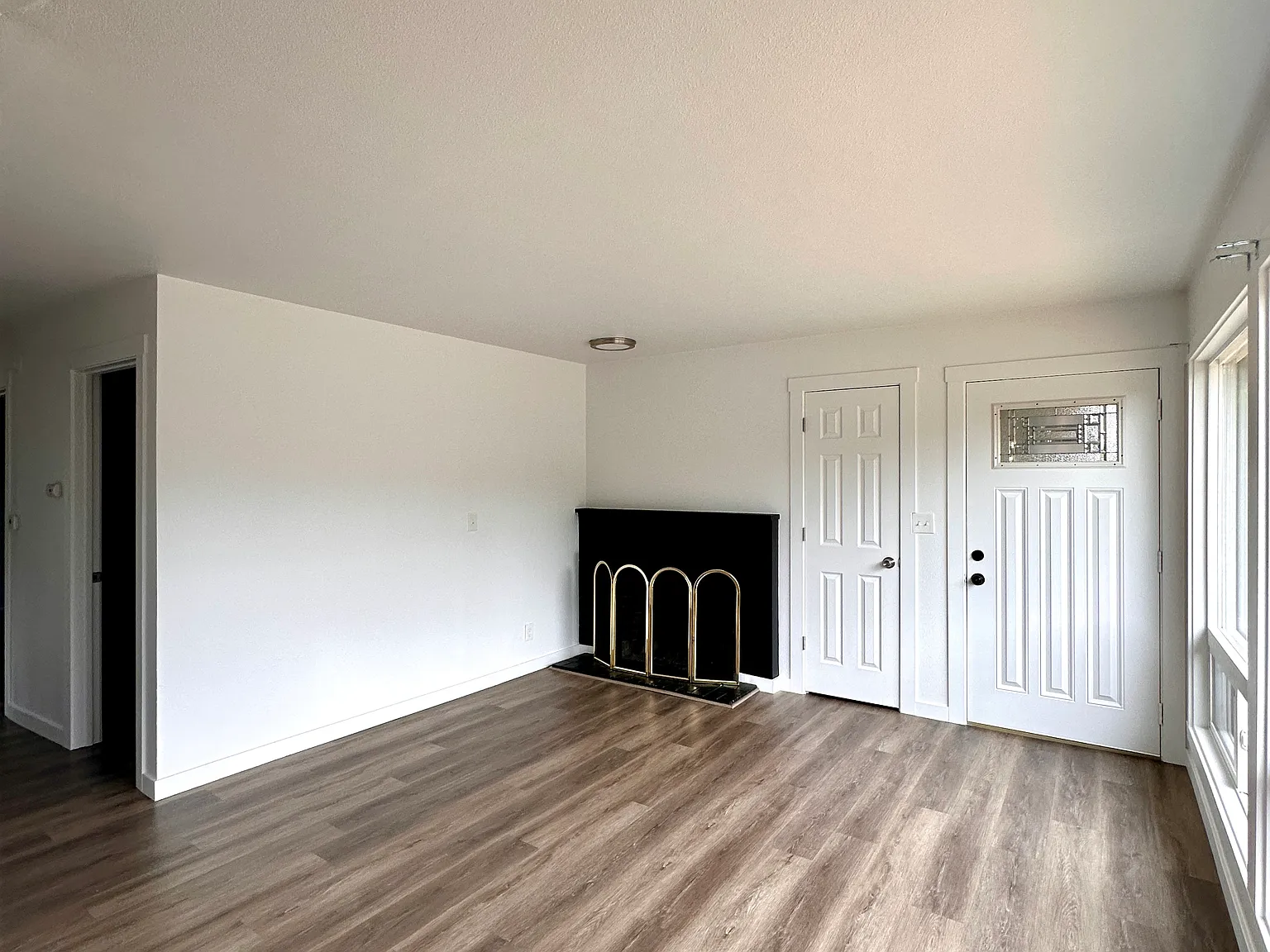 2 bed, 1500 sqft, $2,295 — Photo 4