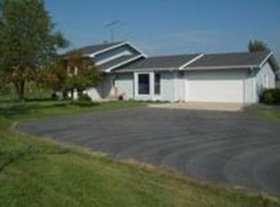 6005 N Razorville Rd, Byron, IL 61010