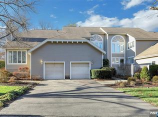 10 Greenup Ct, Wayne, NJ 07470