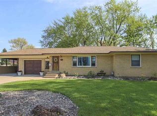 514 Ivanhoe Rd, Waterloo, IA 50701