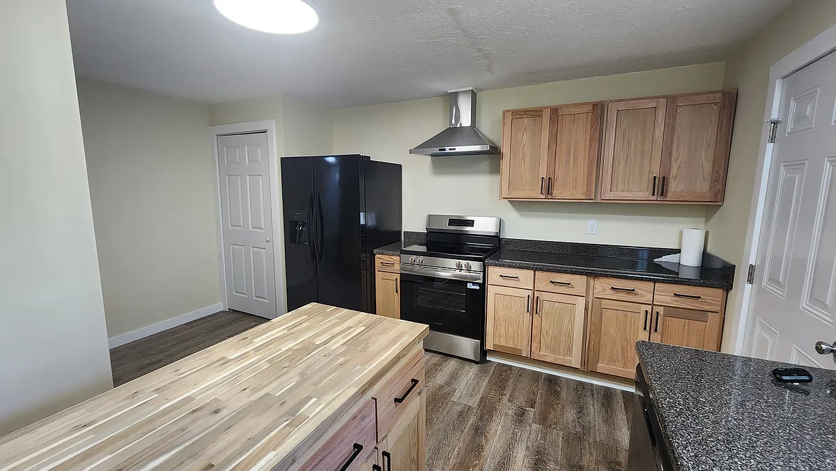Kitchen 1 - 5008 Alabama Ave #1