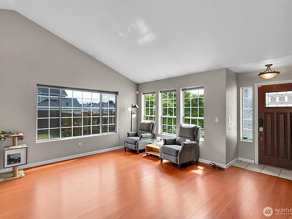 4th image of 3909 212th Street Ct E