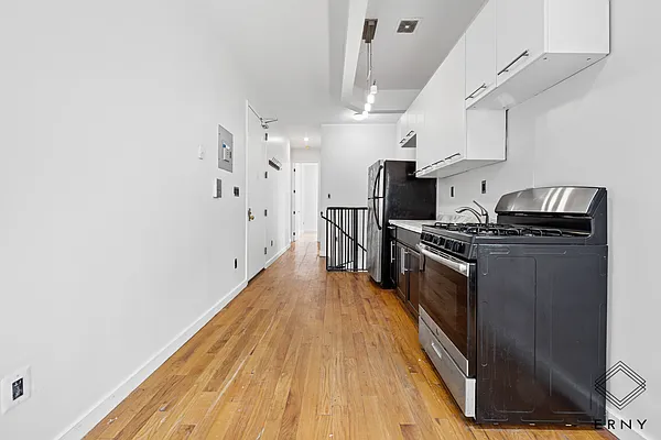 Rented by ERNY LLC | media 4