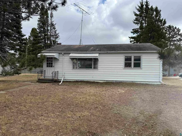 512 Memorial Dr, Buhl, MN 55713