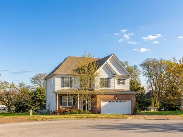 2012 Trenton Dr, Spring Hill, TN 37174