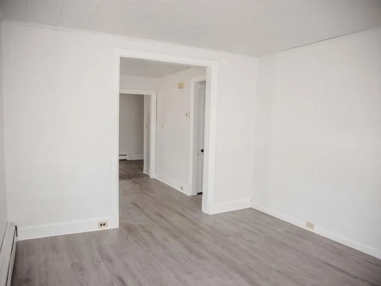 106 W Park St — Photo 4
