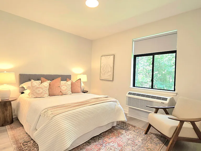 135-137 Fairfield Rd #100 — Photo 8
