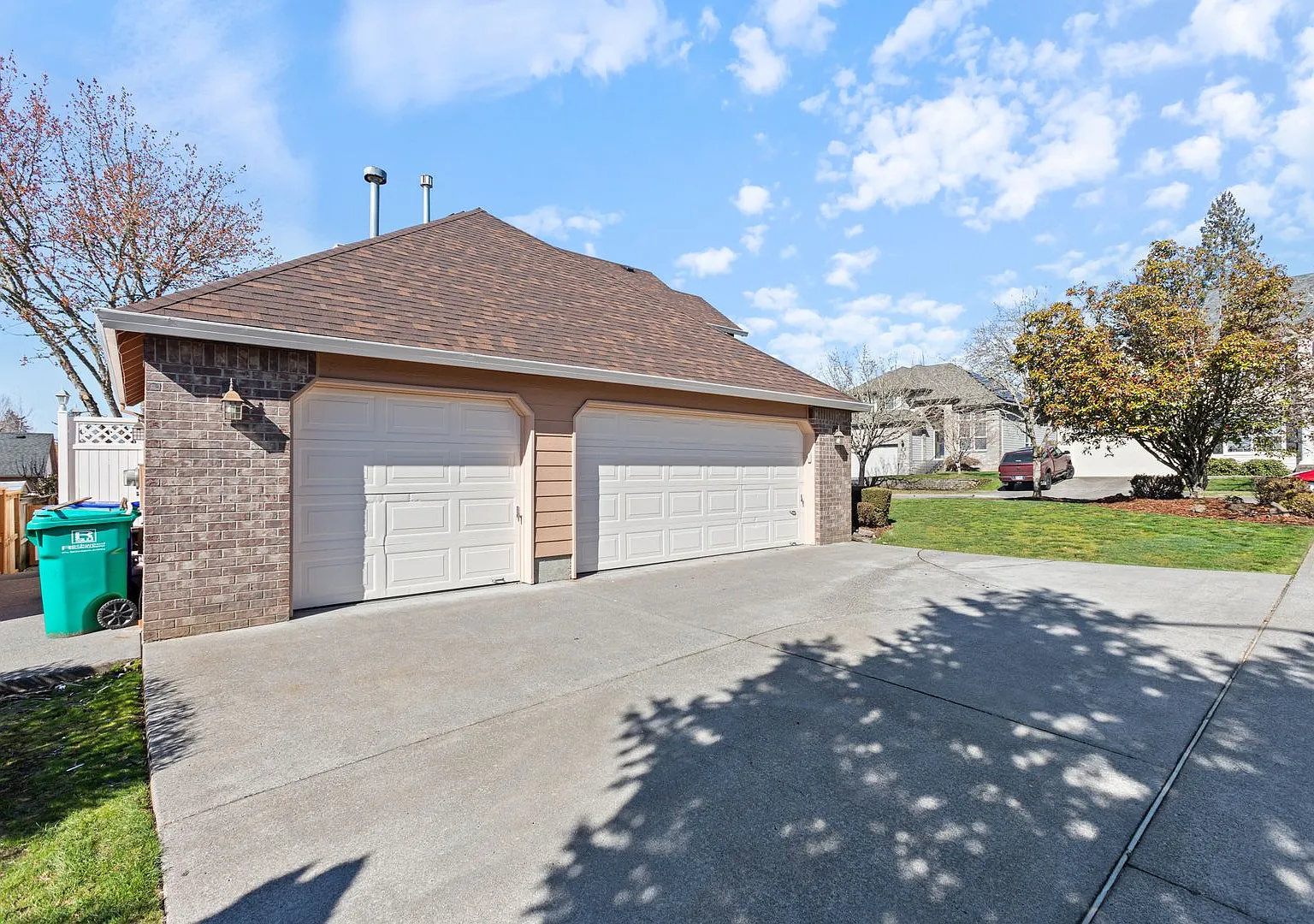 Stunning SE Gresham Home w/ Huge Bonus Room! — Photo 4