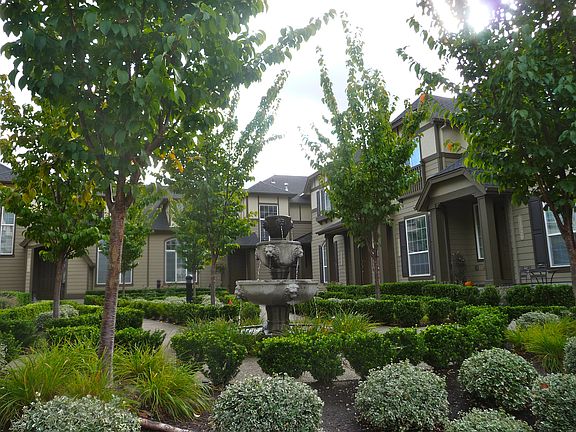 English Garden Courtyard