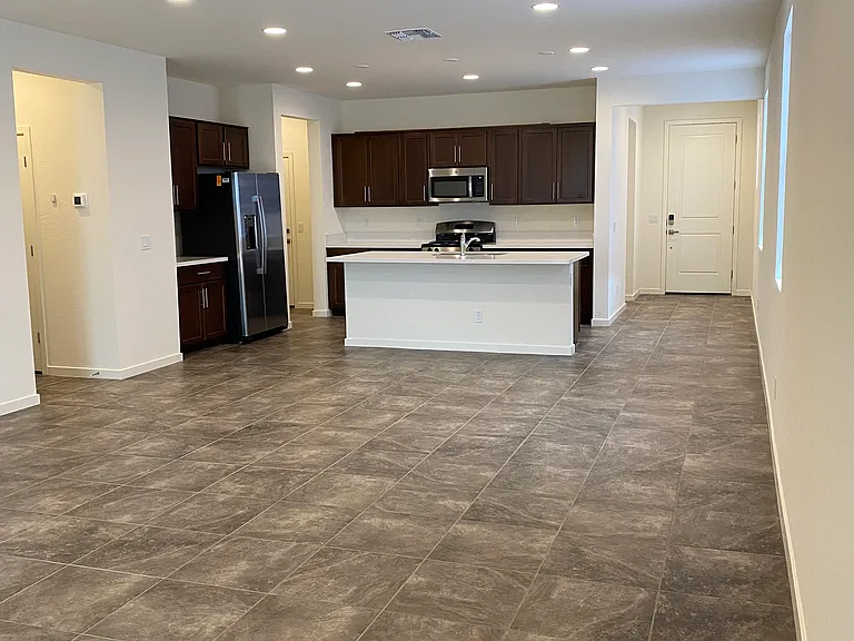 11717 W Mobile Ln — Photo 10