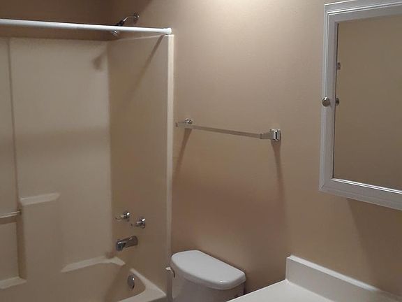 3rd image of 588 Holmes Blvd #A