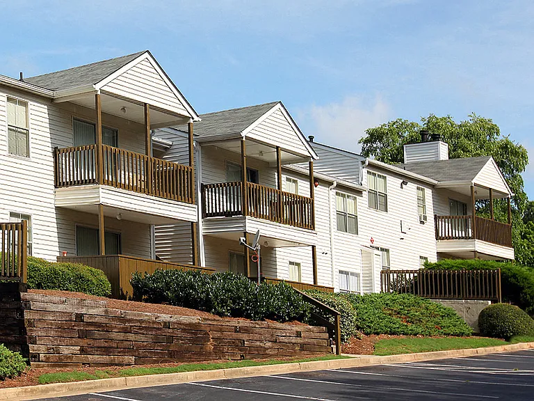 Greenhouse Apartments — Photo 14