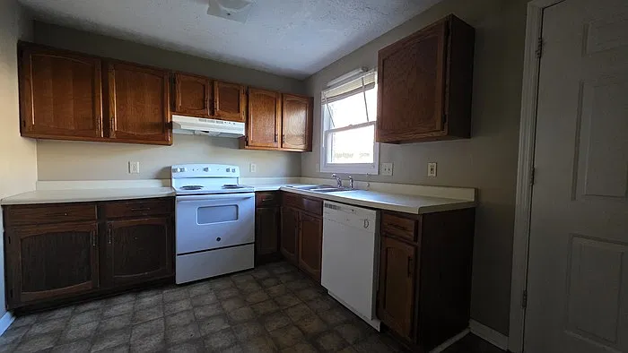 2 bed, 1.5 bath, 1000 sqft, $1,085 — Photo 4